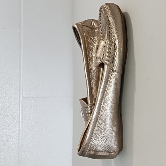 Calvin Klein Gold Pebbled Leather Comfort Loafer Shoe 7.5 Gold Metal Logo Accent - Picture 5 of 12